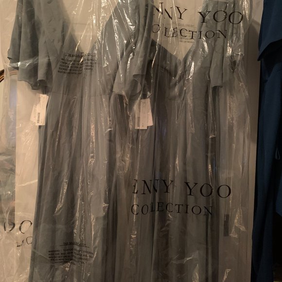 Jenny Yoo Ari Bridesmaid Dress Short-sleeve Gown in Eucalyptus Green - Picture 2 of 4